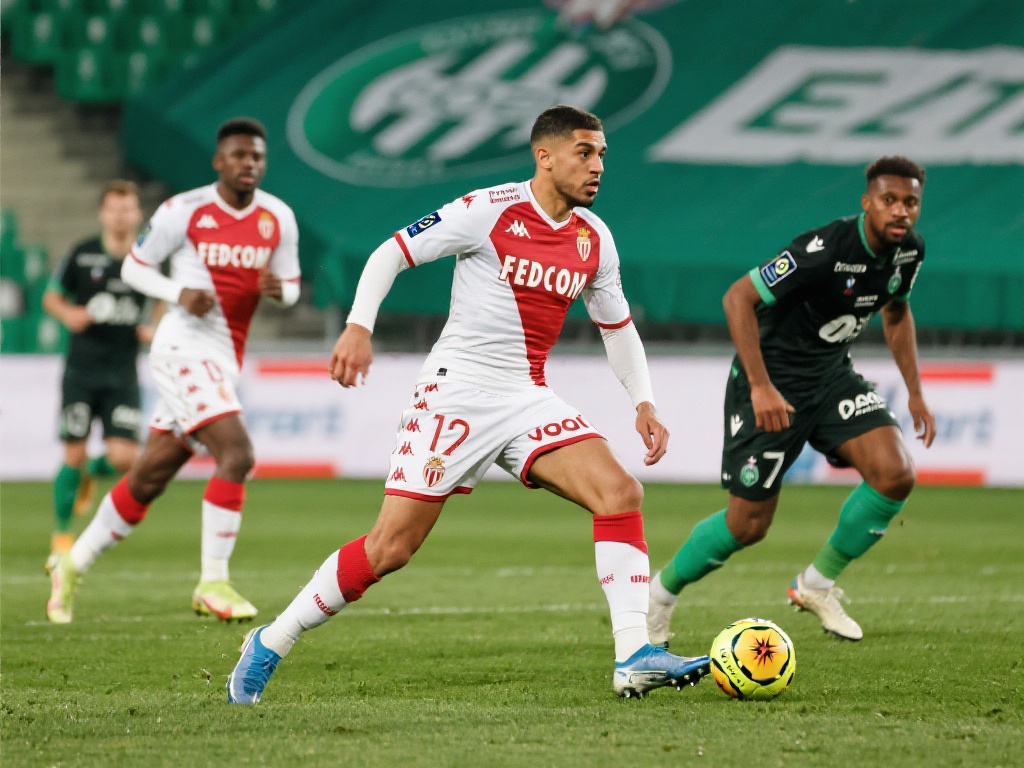 “警惕诈骗！德媒曝巴萨在莱万转会中被骗100万欧元，下载反诈app保护自己”